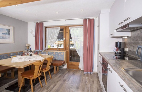Aschau Im Zillertal Apartment | Beautiful apartment for 6 guests with WIFI, TV, balcony, pets allowed and parking