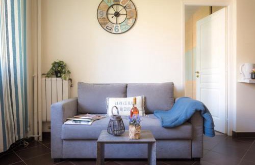 Gambetta Apartment | BEAUTIFUL apartment , beach 3 min walk , free parking, near Negresco