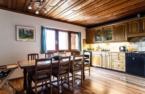 Riederalp Apartment | Beautiful apartment for 8 people with WIFI, TV, balcony and pets allowed