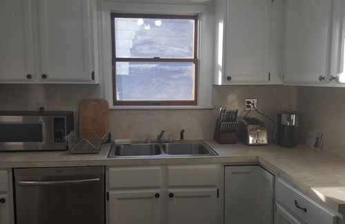 Clifton Apartment | Beautiful Apartment Close to NYC - Free Parking