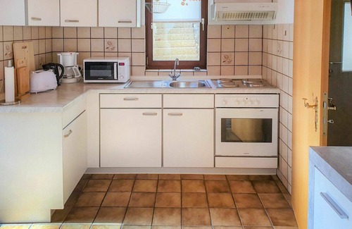 Eisenbach Apartment | Beautiful apartment for 4 guests with WIFI, TV, terrace and parking