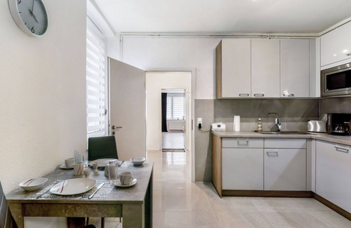 Oberndorf Apartment | Beautiful apartment for 2 guests with WIFI, TV, terrace and parking