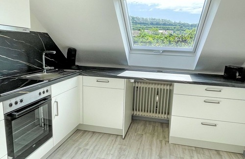 Bischoffingen Apartment | Beautiful apartment for 3 guests with WIFI, TV, balcony, panoramic view and parking