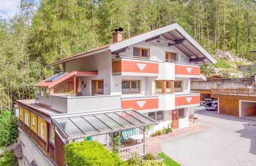 Umhausen Apartment | Beautiful apartment for 5 people with WIFI, TV, terrace and parking