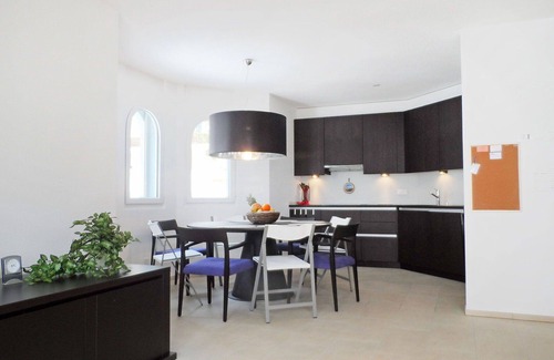 Leukerbad Apartment | Beautiful apartment for 7 people with WIFI, hot tub, TV, balcony and parking