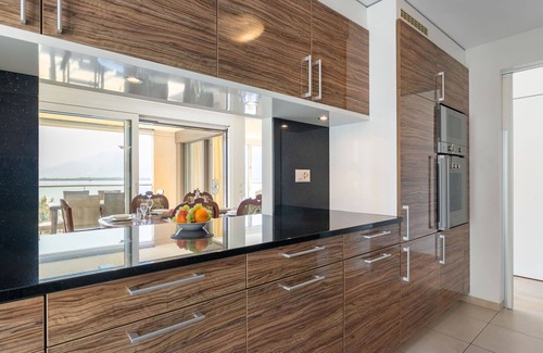 Montreux City Centre Apartment | Beautiful apartment for 6 people with pool, WIFI, TV, balcony, panoramic view and parking