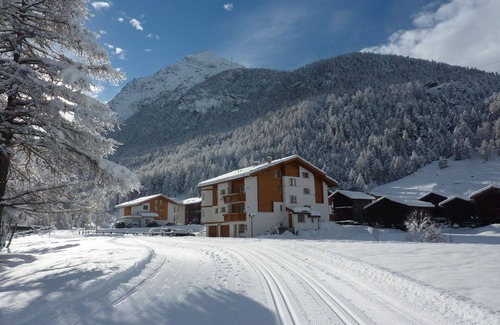 Saas Grund Apartment | Beautiful apartment for 6 people with WIFI, balcony and pets allowed