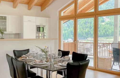 Saas-Fee Apartment | Beautiful apartment for 7 guests with WIFI, TV and balcony