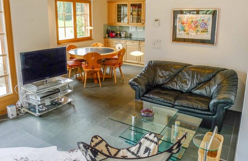 Valbella Apartment | Beautiful apartment for 4 people with WIFI, TV, balcony, pets allowed, panoramic view and parking