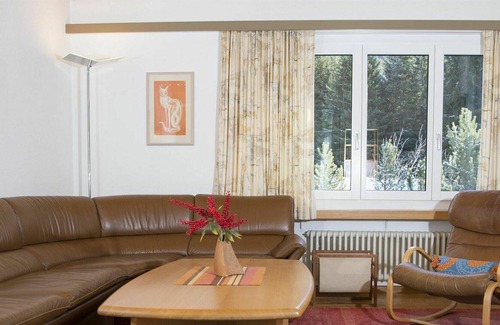 Valbella Apartment | Beautiful apartment for 6 people with WIFI, pool, TV, balcony and parking