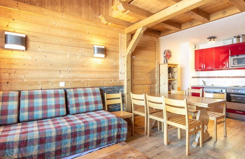 La Lechere Apartment | Beautiful apartment for 3 people with WIFI, TV, terrace, pets allowed and parking