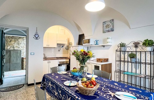 Cipressa Apartment | Beautiful apartment for 4 people with WIFI, TV and parking