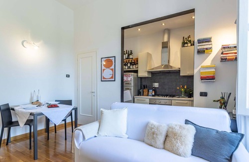 Careggi Rifredi Apartment | Beautiful apartment for 4 guests with WIFI, A/C, TV, balcony and panoramic view