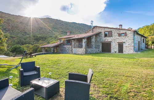 Montieri Apartment | Beautiful apartment for 9 people with WIFI, TV, patio and pets allowed