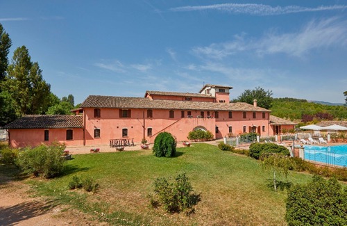 San Brizio Apartment | Beautiful apartment for 2 people with pool, WIFI, TV, balcony and parking, close to Spoleto