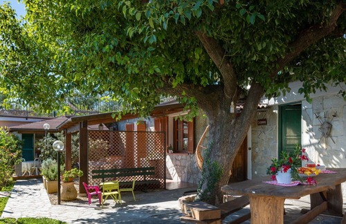 Valloria Apartment | Beautiful apartment for 4 people with hot tub, WIFI, pool, TV, patio and parking