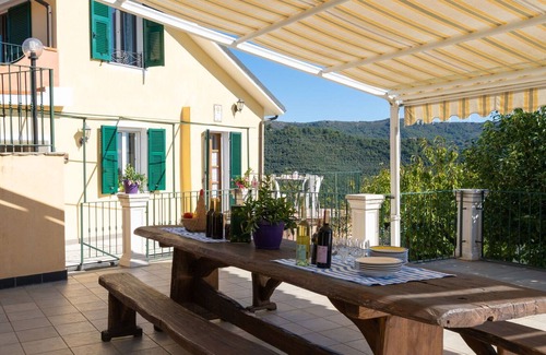 Valloria Apartment | Beautiful apartment for 4 people with hot tub, WIFI, pool, TV, patio and parking