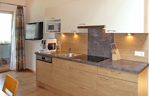 Fendels Apartment | Beautiful apartment for 4 guests with WIFI, TV and balcony