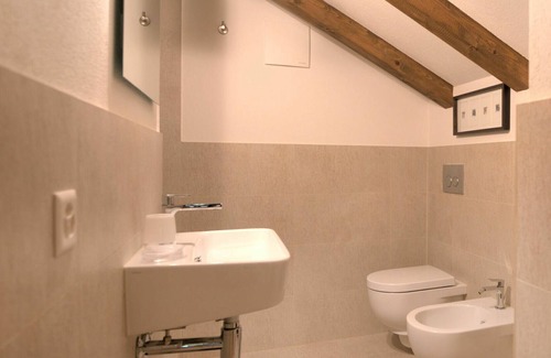 Surlej Apartment | Beautiful apartment for 4 people with WIFI, TV, balcony, pets allowed, panoramic view and parking