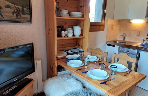 Demi-Quartier Apartment | Beautiful apartment for 4 people with TV, balcony and parking