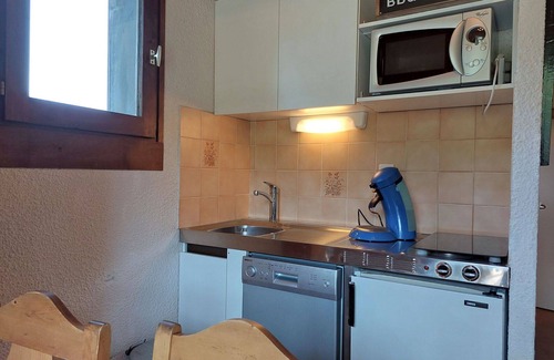 Demi-Quartier Apartment | Beautiful apartment for 4 people with TV, balcony and parking