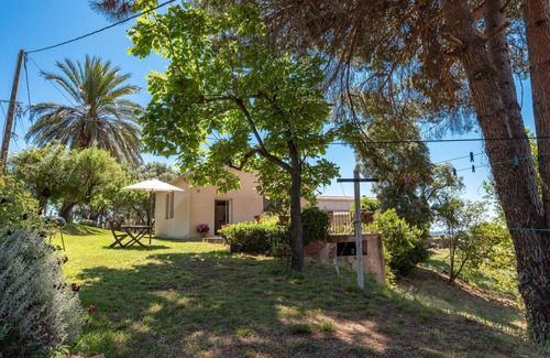 Cervione Apartment | Beautiful apartment for 6 people with A/C, WIFI, TV, patio, pets allowed, panoramic view and par.