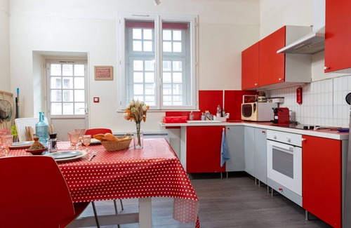 Intra Muros Apartment | Beautiful apartment for 3 people with WIFI, TV and terrace