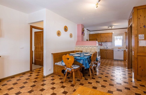 Penia Apartment | Beautiful apartment for 6 people with WIFI, TV, patio and parking