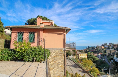 Rapallo Apartment | Beautiful apartment for 4 people with A/C, pool, TV, patio and parking