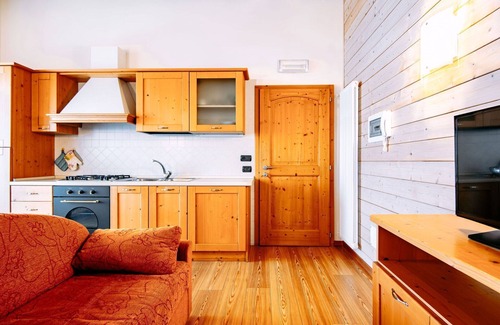 Ronzone Apartment | Beautiful apartment for 6 people with WIFI, balcony and parking