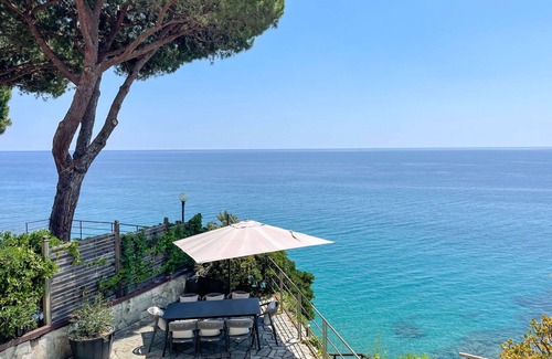 Varazze Apartment | Beautiful apartment for 6 people with A/C, WIFI, TV, patio and parking