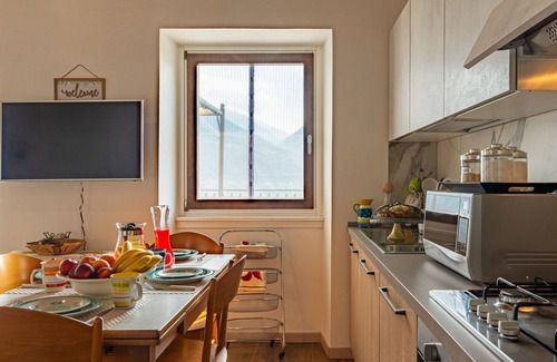 Cremia Apartment | Beautiful apartment for 4 guests with WIFI, TV and terrace