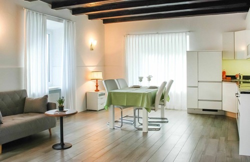 Vira Apartment | Beautiful apartment for 3 people with pool, WIFI, TV, patio and parking