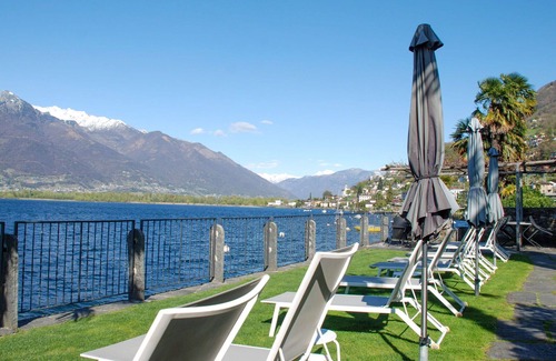 Vira Apartment | Beautiful apartment for 3 people with pool, WIFI, TV, patio and parking
