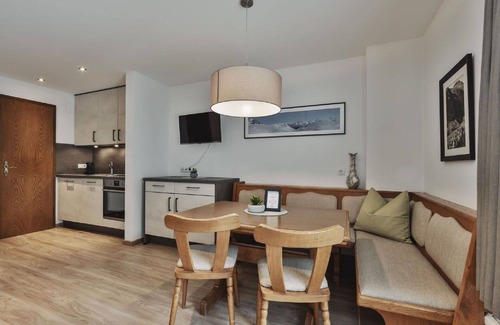 Ischgl Apartment | Beautiful apartment for 4 guests with WIFI, TV, pets allowed and parking