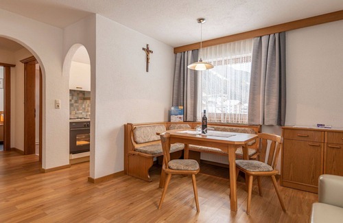 Kappl Apartment | Beautiful apartment for 20 people with WIFI, TV, balcony and parking