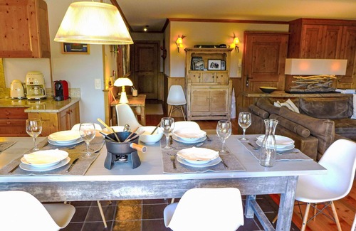 Lens Apartment | Beautiful apartment for 6 guests with WIFI, TV, balcony, pets allowed and parking