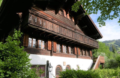 Gstaad Apartment | Beautiful apartment for 9 people with WIFI and balcony