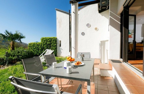 Sonvico Apartment | Beautiful apartment for 5 guests with WIFI, pool, patio, pets allowed, panoramic view and parking