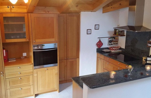 Gstaad Apartment | Beautiful apartment for 4 guests with WIFI, TV and balcony