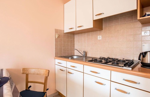 Carnac Apartment | Beautiful apartment for 2 people with WIFI, TV, patio, pets allowed and parking