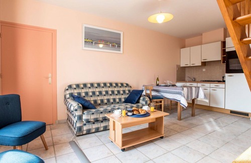 Carnac Apartment | Beautiful apartment for 2 people with WIFI, TV, patio, pets allowed and parking
