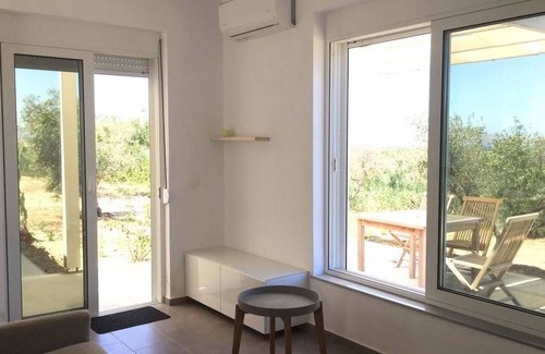 Plakalona Apartment | Beautiful apartment for 6 people with A/C, WIFI, pool and terrace