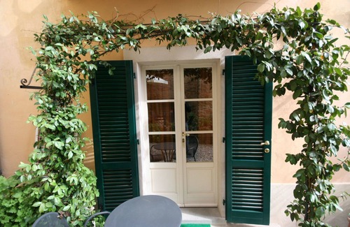 Cortona Apartment | Beautiful apartment for 4 guests with WIFI, hot tub, A/C, TV and panoramic view