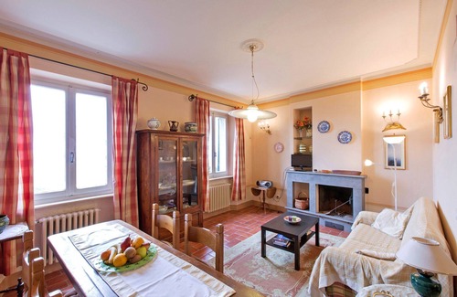 Cortona Apartment | Beautiful apartment for 4 guests with WIFI, hot tub, A/C, TV and panoramic view