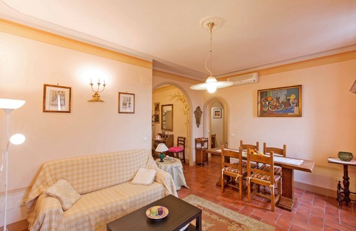 Cortona Apartment | Beautiful apartment for 4 guests with WIFI, hot tub, A/C, TV and panoramic view