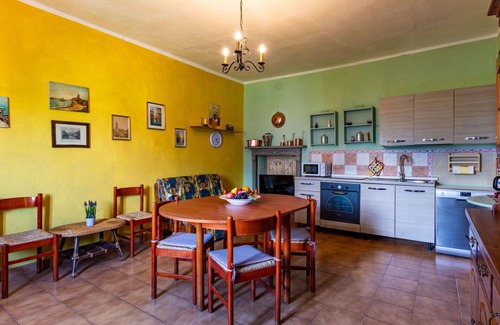 Dongo Apartment | Beautiful apartment for 5 people with WIFI, TV, patio and pets allowed
