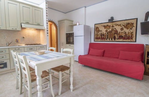 Fondi Apartment | Beautiful apartment for 6 guests with WIFI, A/C, TV, terrace, pets allowed and parking