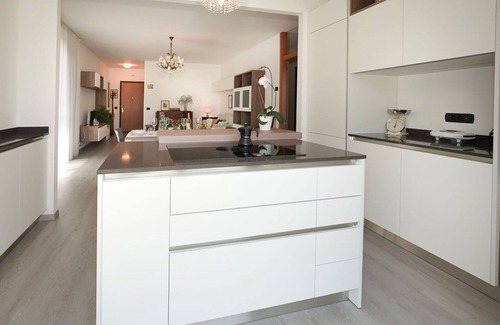 Luino Apartment | Beautiful apartment for 4 guests with WIFI, TV and balcony