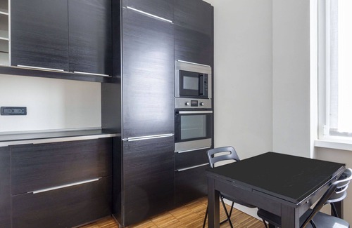 Centro Direzionale Apartment | Beautiful apartment for 6 guests with WIFI, A/C, TV and balcony